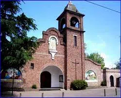 horarios de misas en Capilla Natividad de la Virgen Maria en Longchamps