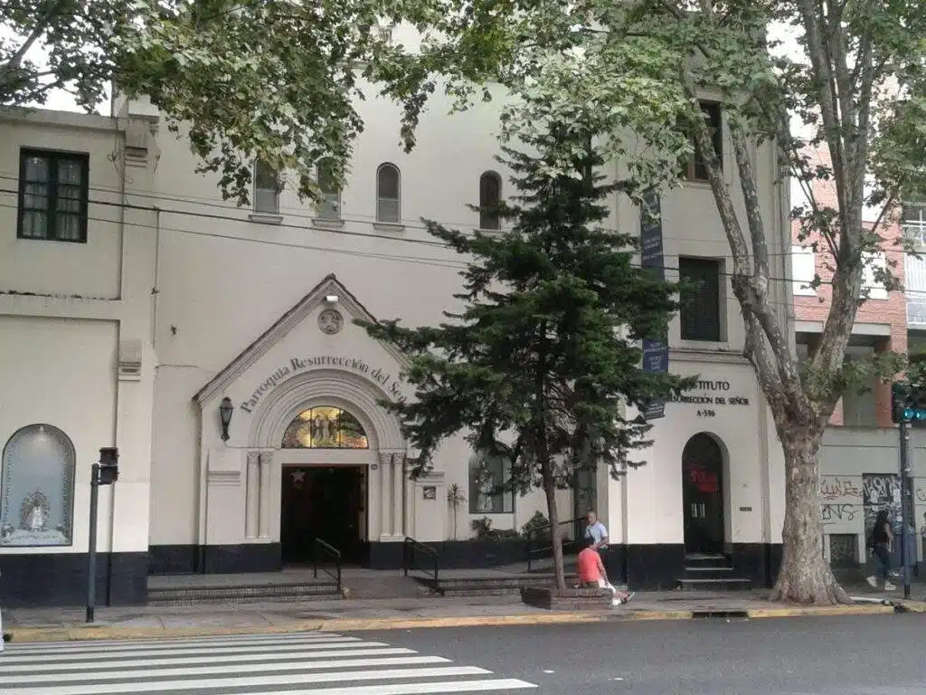 horarios de misas en Capilla Resurrección del Señor, Cementerio Parque en Villa Tesei