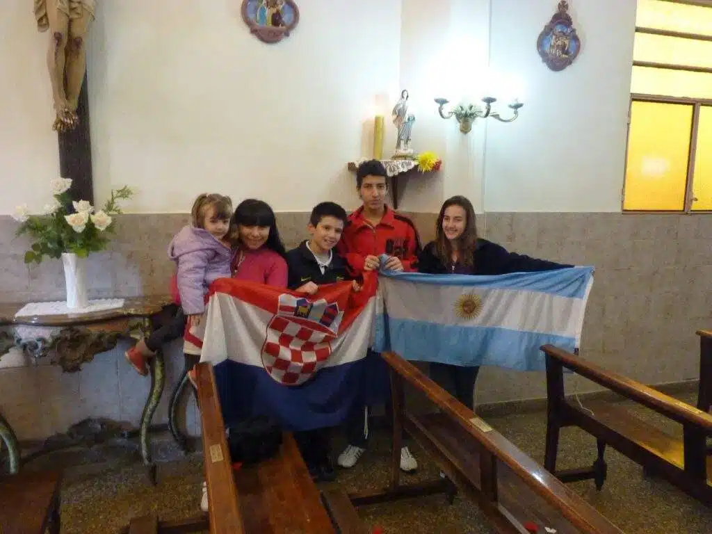 Capilla del Colegio de las Hnos. Amezola 1 horarios de misas en Capilla del Colegio de las Hnos. Amezola en Villa Madero