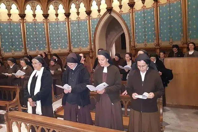 horarios de misas en Carmelo del E.Santo y María Madre de la Iglesia en Drumond (Luján de Cuyo)
