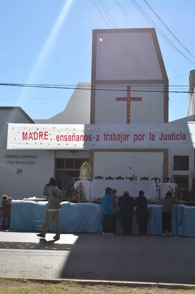 Iglesia Nuestra Señora de Luján 1 horarios de misas en Iglesia Nuestra Señora de Luján en Neuquén