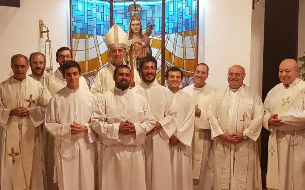 horarios de misas en Iglesia Nuestra Señora de la Luz (Virgen de los Ojos Grandes) en La Plata