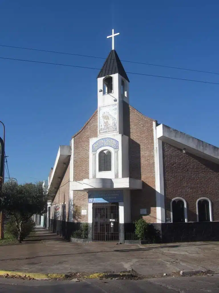 Iglesia Nuestra Señora de los Dolores 1 horarios de misas en Iglesia Nuestra Señora de los Dolores en Quilmes