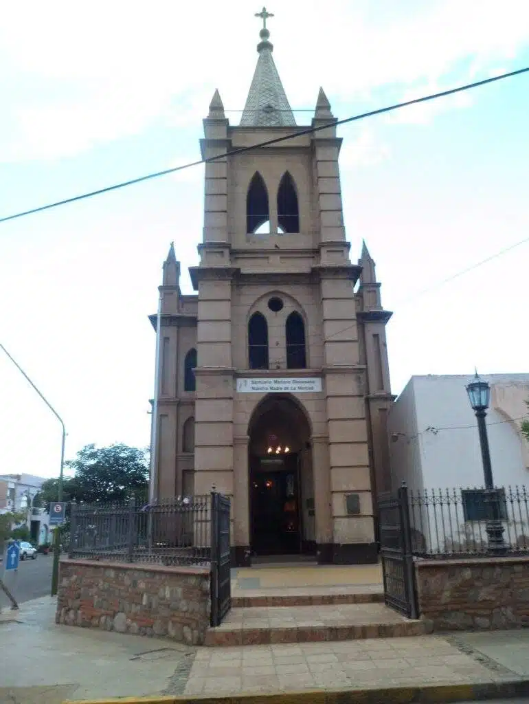 horarios de misas en Iglesia Santísimo Sacramento en La Rioja