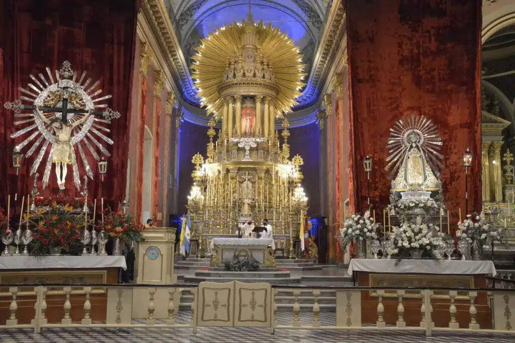 horarios de misas en Iglesia Señor y Virgen del Milagro en Salta