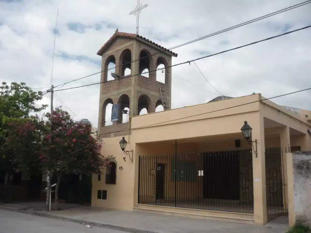 horarios de misas en Iglesia Vicaria Nuestra Señora de Luján (SUR) en Salta