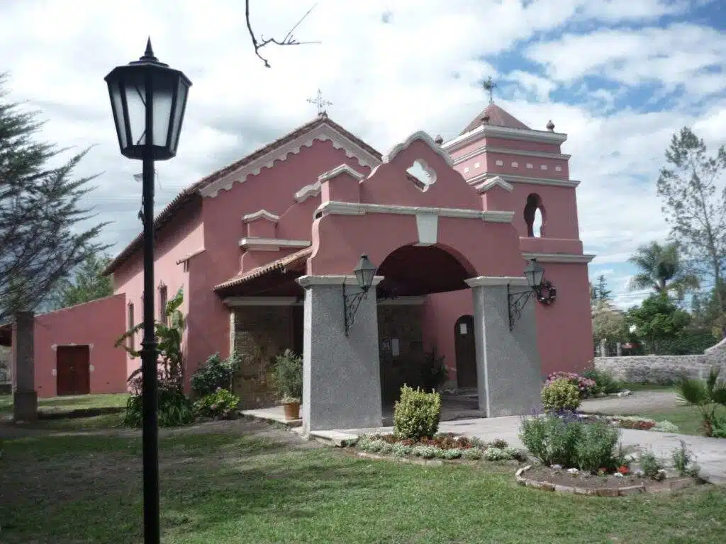 horarios de misas en Iglesia Vicaría San Luís de la Candelaria en Salta