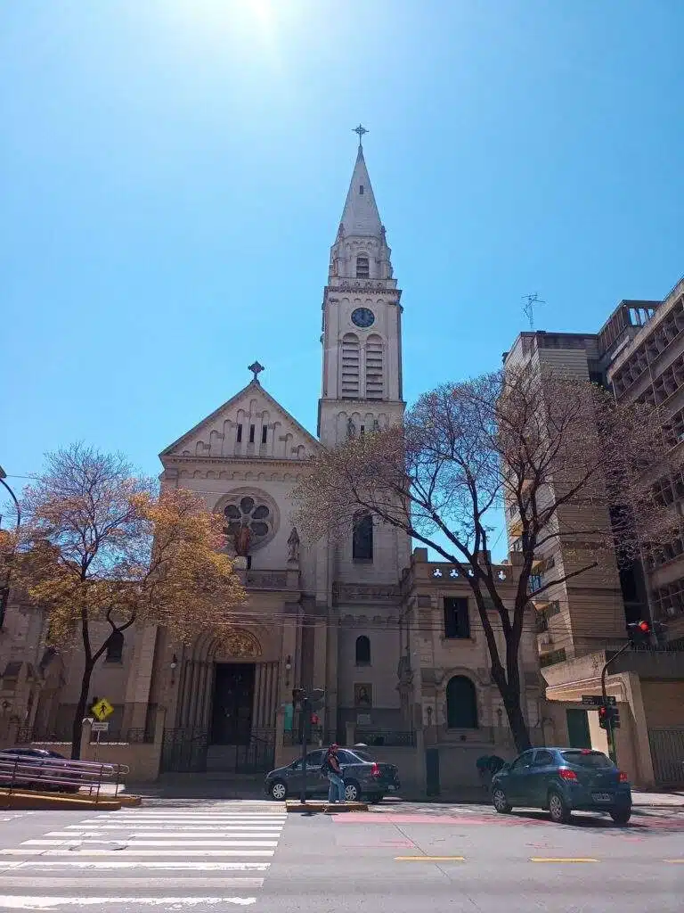 horarios de misas en Parroquia Nuestra Señora de Luján (Castrense) en Belgrano