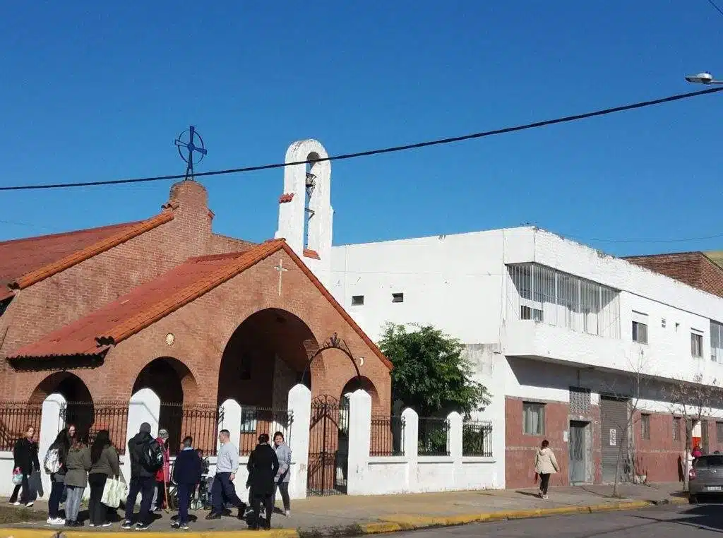 horarios de misas en Parroquia Nuestra Señora de la Merced y San Miguel Arcángel en Villa Diamante (Lanús)