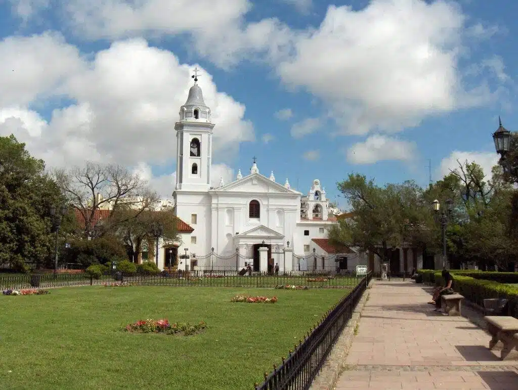 Parroquia Nuestra Señora del Pilar 1 horarios de misas en Parroquia Nuestra Señora del Pilar en La Plata