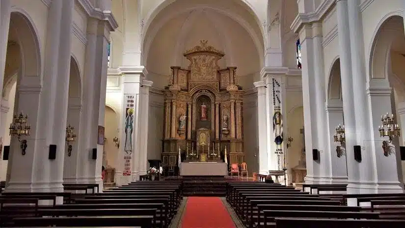 horarios de misas en Parroquia San Carlos Borromeo en La Plata